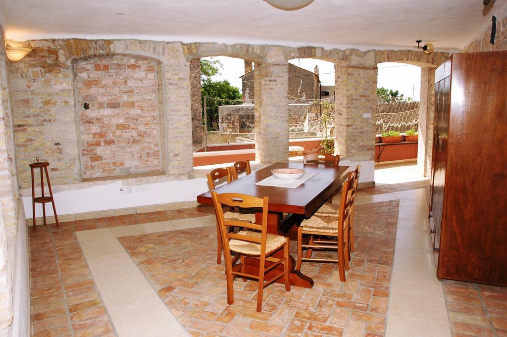 Kastel Kastelir Kaštelir Exterior foto